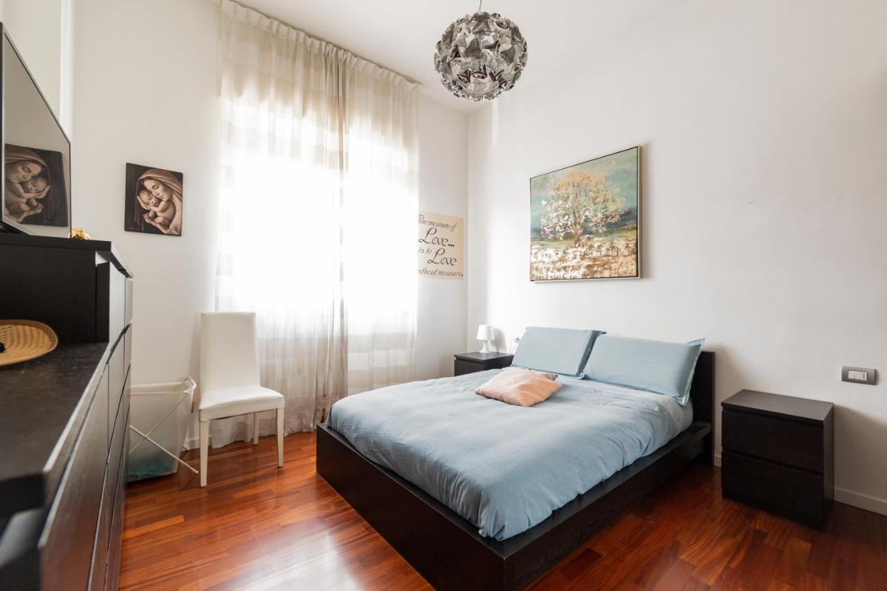 Milano Calvairate Balcony Apt Exterior photo
