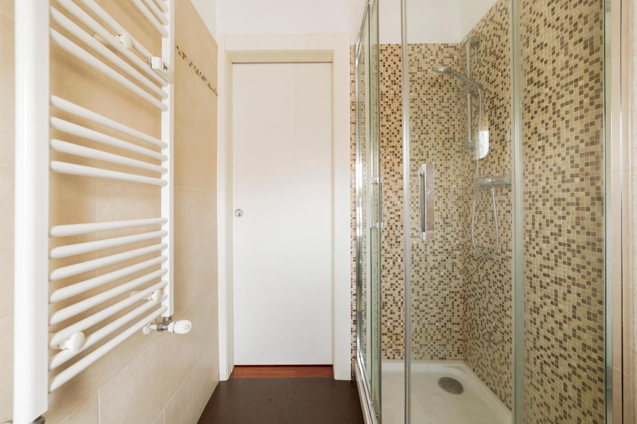 Milano Calvairate Balcony Apt Exterior photo